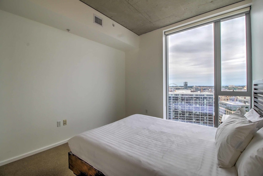 Stylish Apartments In West End Portland 2019 Pictures Reviews Stylish Apartments In West End Portland 4 0 Out Of 5 View From Hotel Featured Image Guestroom