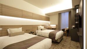 In-room safe, desk, laptop workspace, blackout drapes