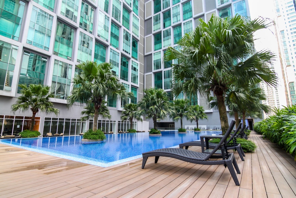 Soho Suites At Klcc By Plush Kuala Lumpur Mys Best Price - 