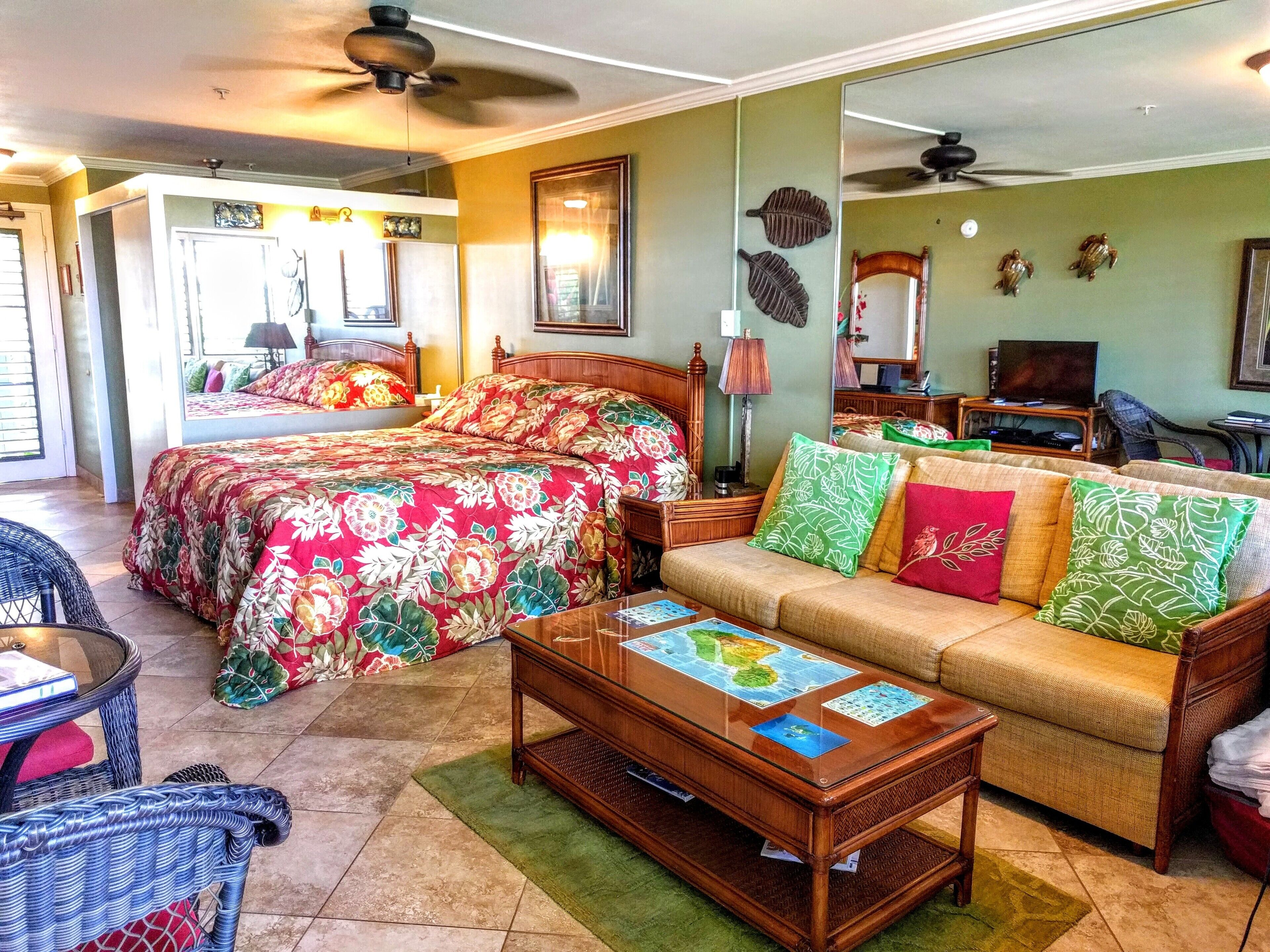 Napili Bay Resort #210 - Beachfront Corner Unit - Ocean View - Wi-Fi in Lahaina, United States