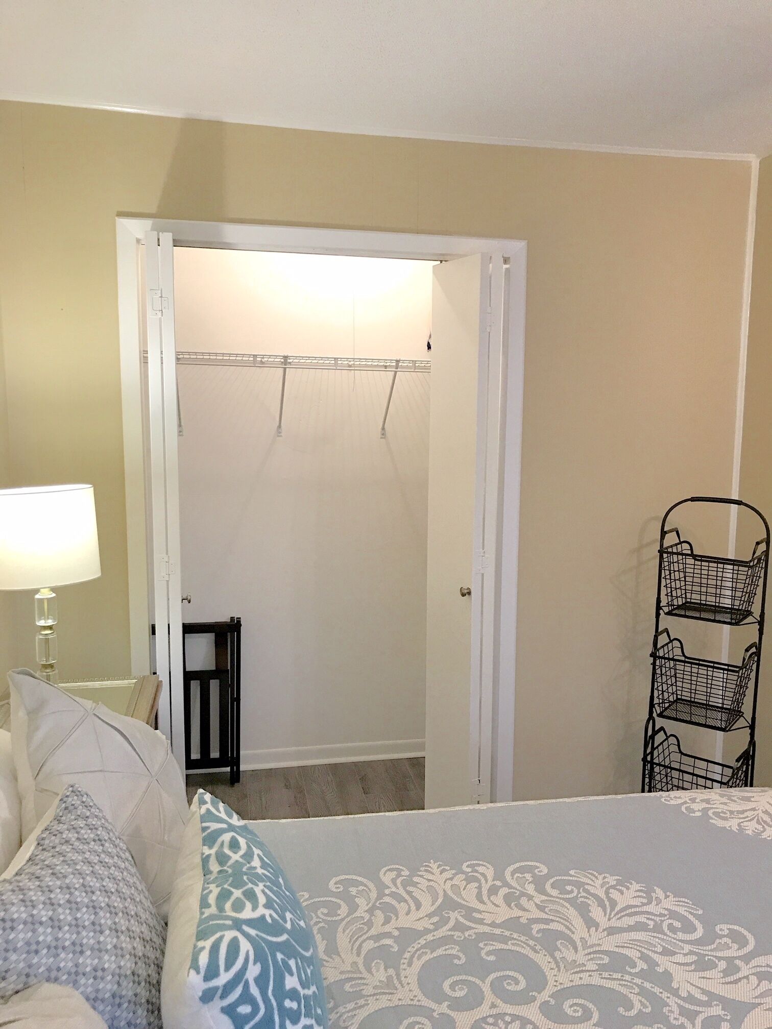 Comfy condo! Wilshire area of Fairfield Glade: King Bed, WiFi and more! in Crossville, United States