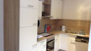Kühlschrank, Mikrowelle, Ofen, Herd