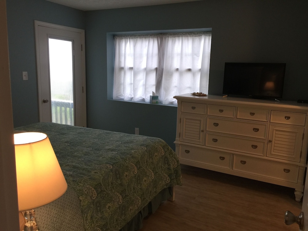 Spectacular Direct Oceanfront 2BR Condo in Emerald Isle NC Ocean Reef