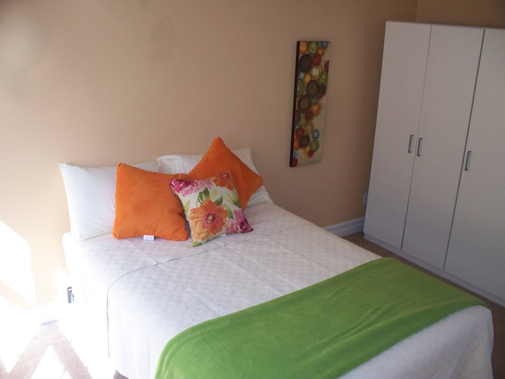 Large clean home in Pine Bush near Wallkill Bethel, Watchtower Farm, Ny