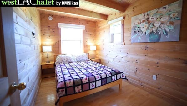 2 bedrooms, iron/ironing board, WiFi, linens