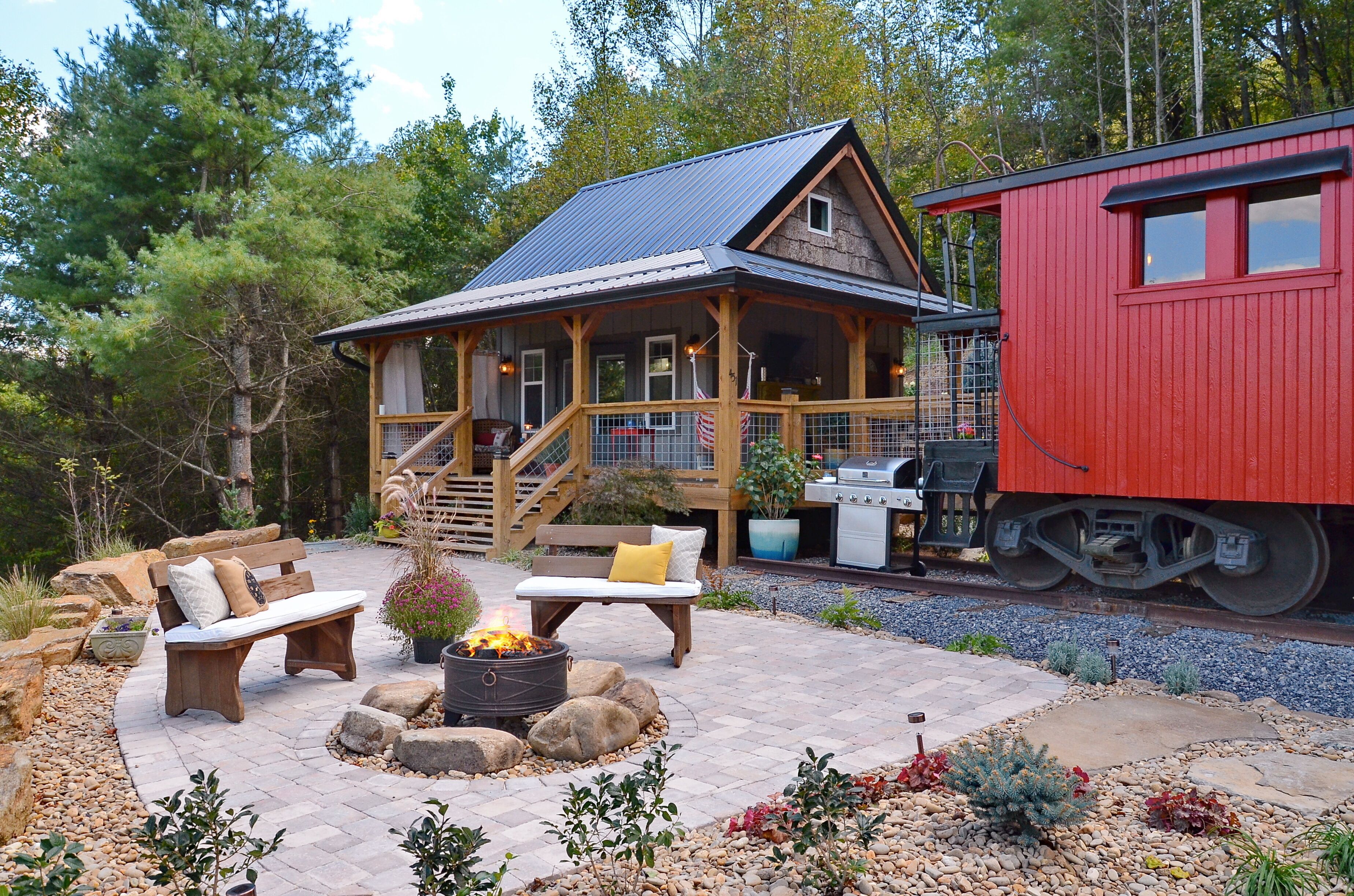 Upscale 1926 C O Train Caboose Tiny House Minutes To Waynesville