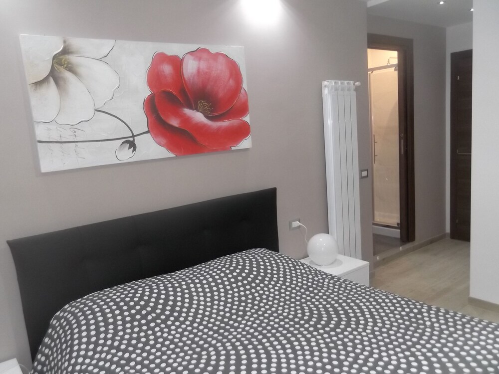 Roger Vatican Dream 2018 Room Prices 50 Deals Reviews Expedia Exterior Featured Image Guestroom
