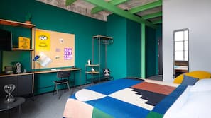 Schreibtisch, schallisolierte Zimmer, kostenloses WLAN