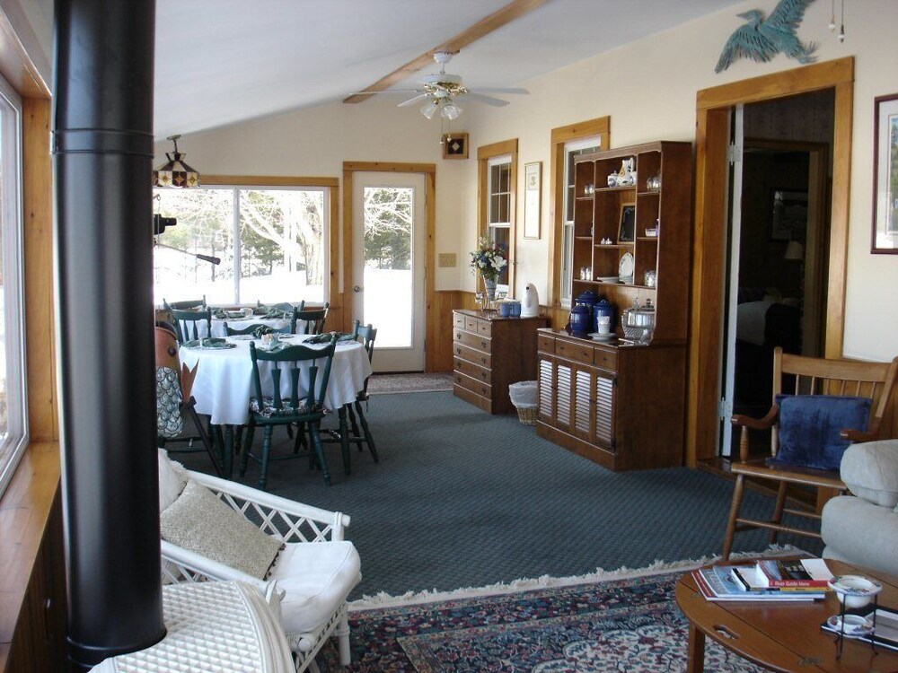 Pleasant Lake House Bed and Breakfast, Casco Room Prices & Reviews