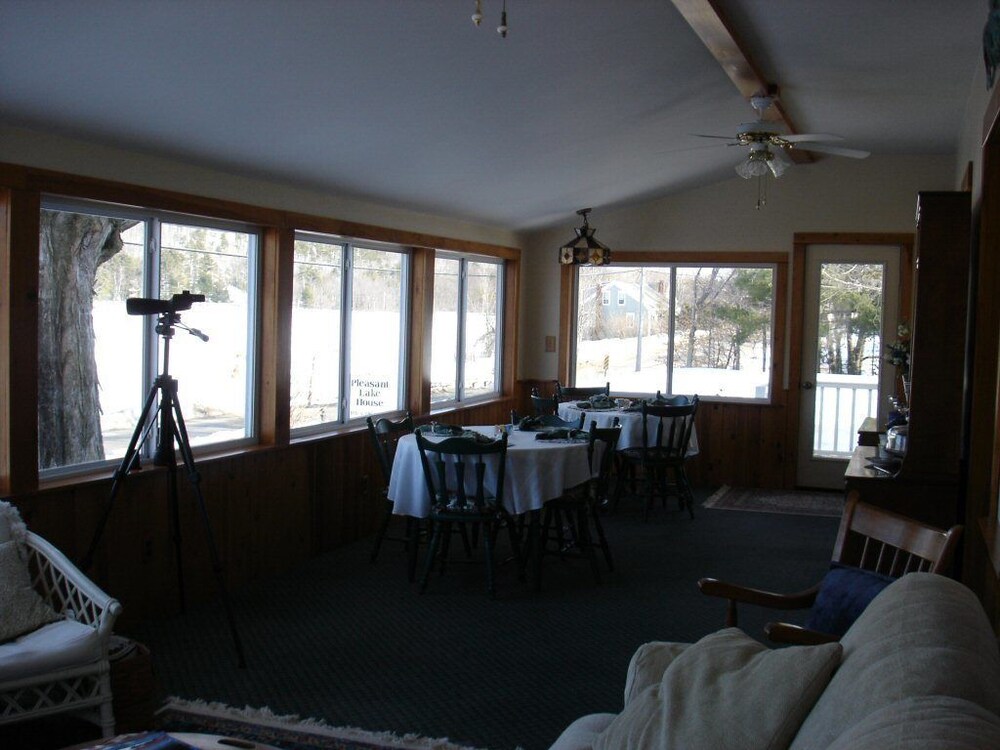 Pleasant Lake House Bed and Breakfast, Casco Room Prices & Reviews