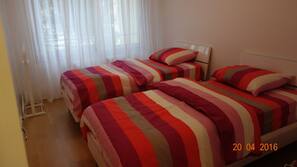 2 bedrooms, iron/ironing board, WiFi, linens