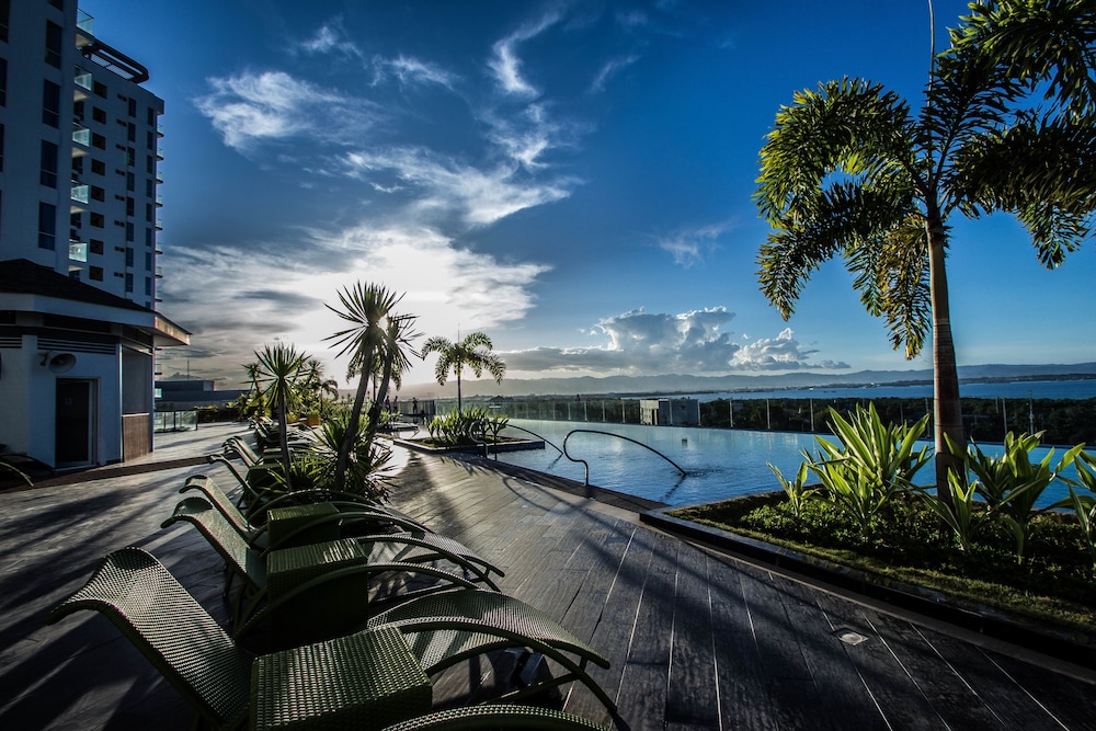 Csuites At 8 Newtown Residences Lapu Lapu 2019 Hotel - 