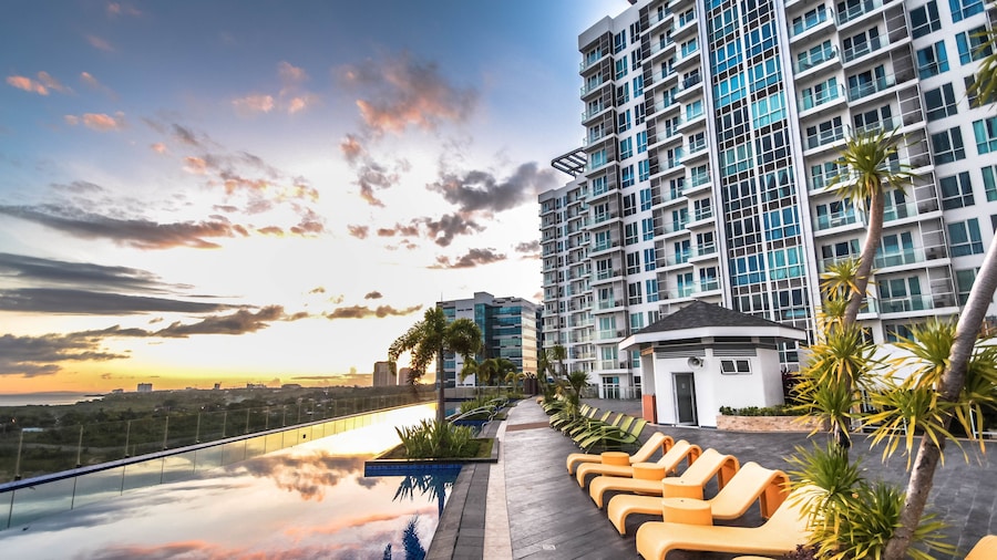 CSuites at 8 Newtown Residences