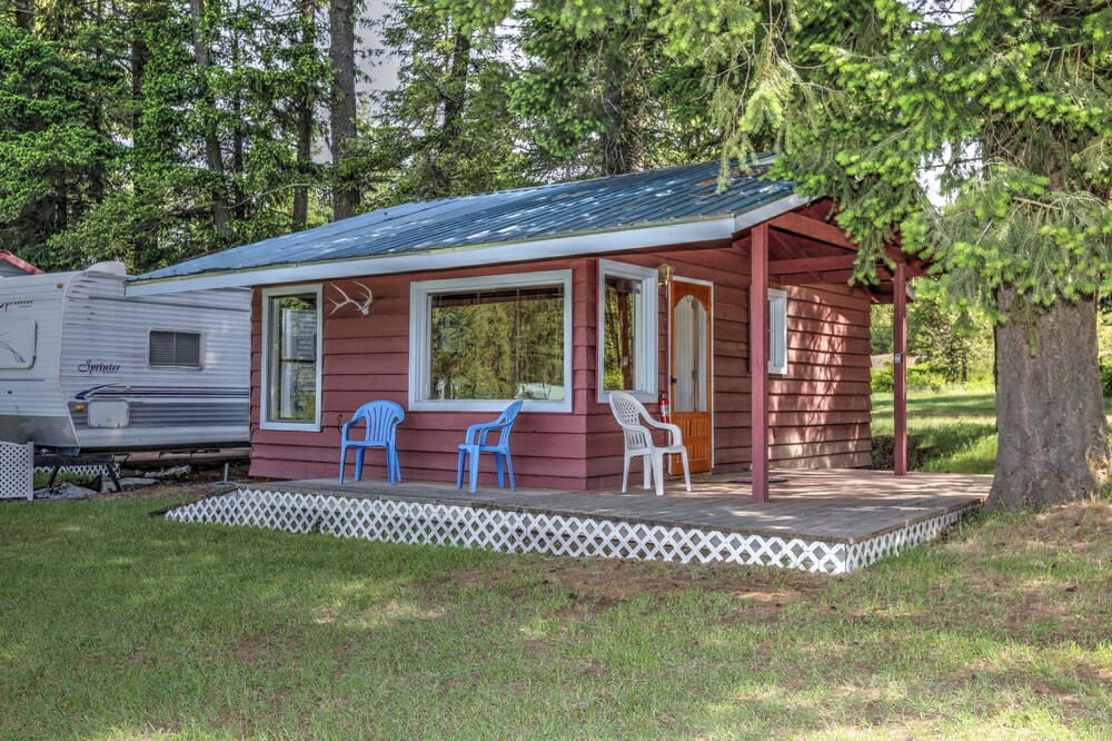 Eagle Vista Cottage at the old Sacheen Lake Resort Pend Oreille