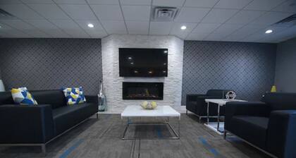 Home Inn and Suites