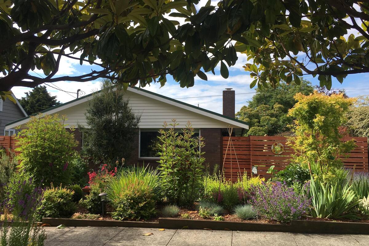 Anacortes Cottage By The Sea On Fidalgo Island Getaway To The San Juan Islands 2020 Pictures Reviews Prices Deals Expedia Ca