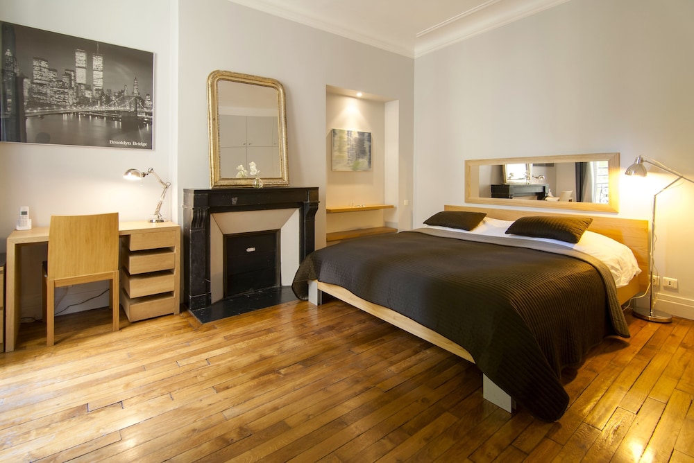 LUXURY SECURED SAINT GERMAIN DES PRES (968 Sqf) Paris Vrbo