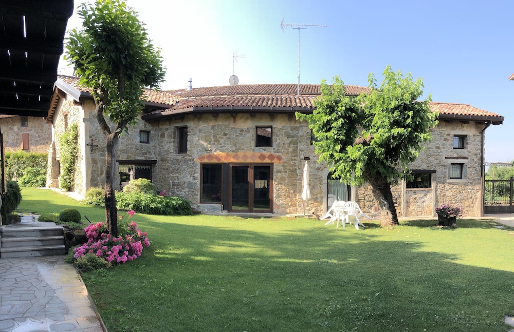 Casa Ponca, a splendid nest in the heart of the Friuli Collio Cormons