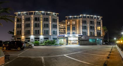 Aurora Hotel