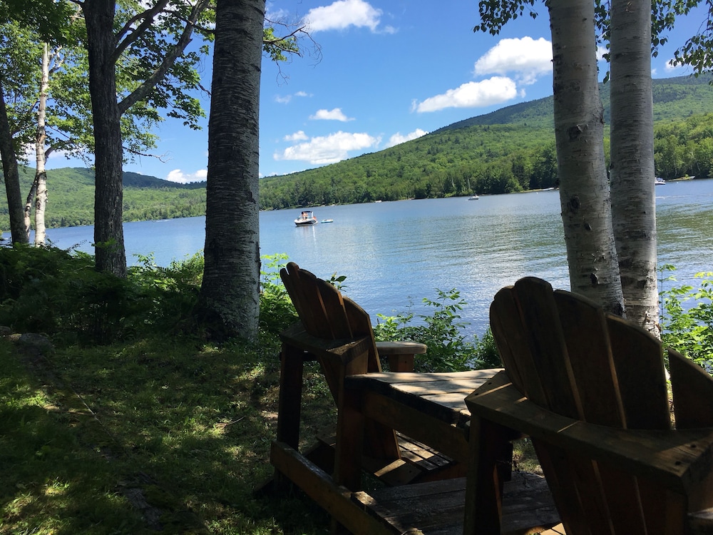 Relax & enjoy 240' lake frontage on Stinson Lake Rumney, NH, with