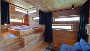 2 bedrooms, free WiFi, linens