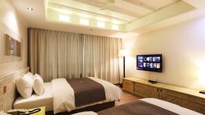 Blackout curtains, free WiFi