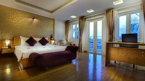 Minibar, in-room safe, desk, blackout curtains