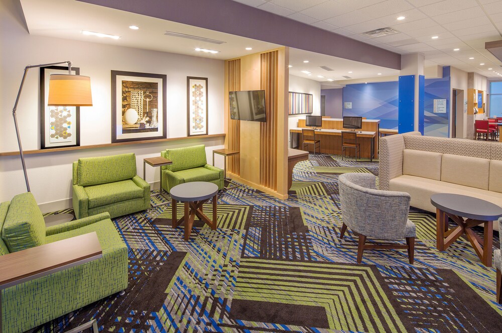 Holiday Inn Express Suites Indianapolis Nw Whitestown - 