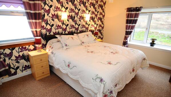 1 bedroom, iron/ironing board, Internet, linens