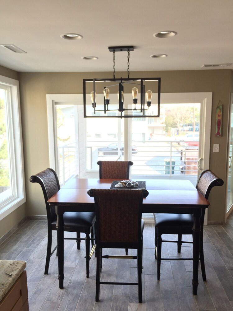 Beach Block Townhouse with NEW Everything and Sea Views