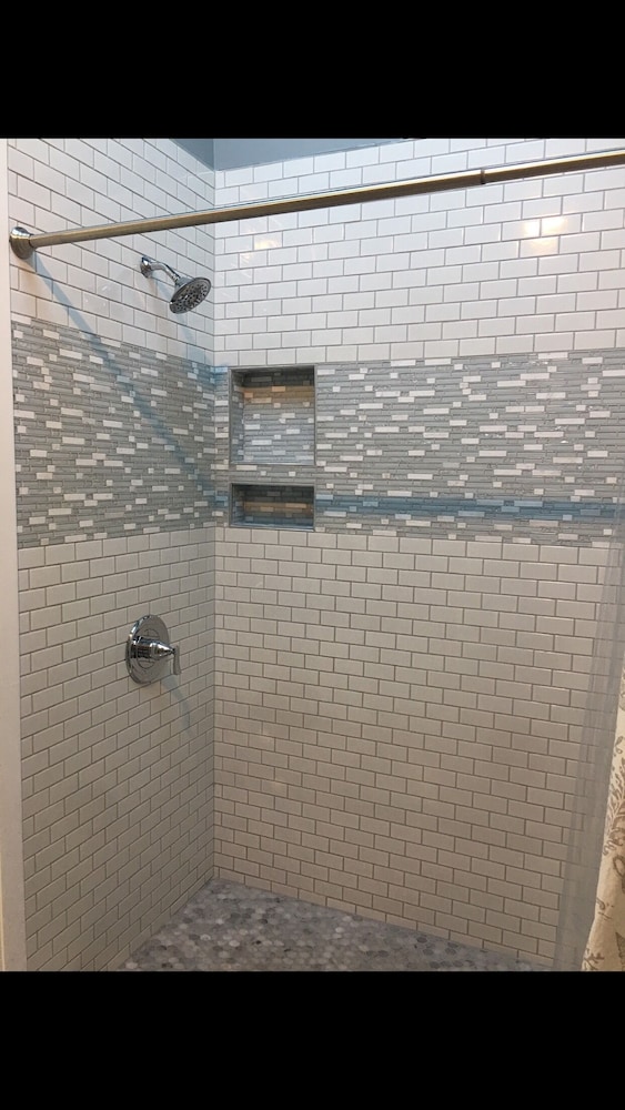 Beach Block Townhouse with NEW Everything and Sea Views