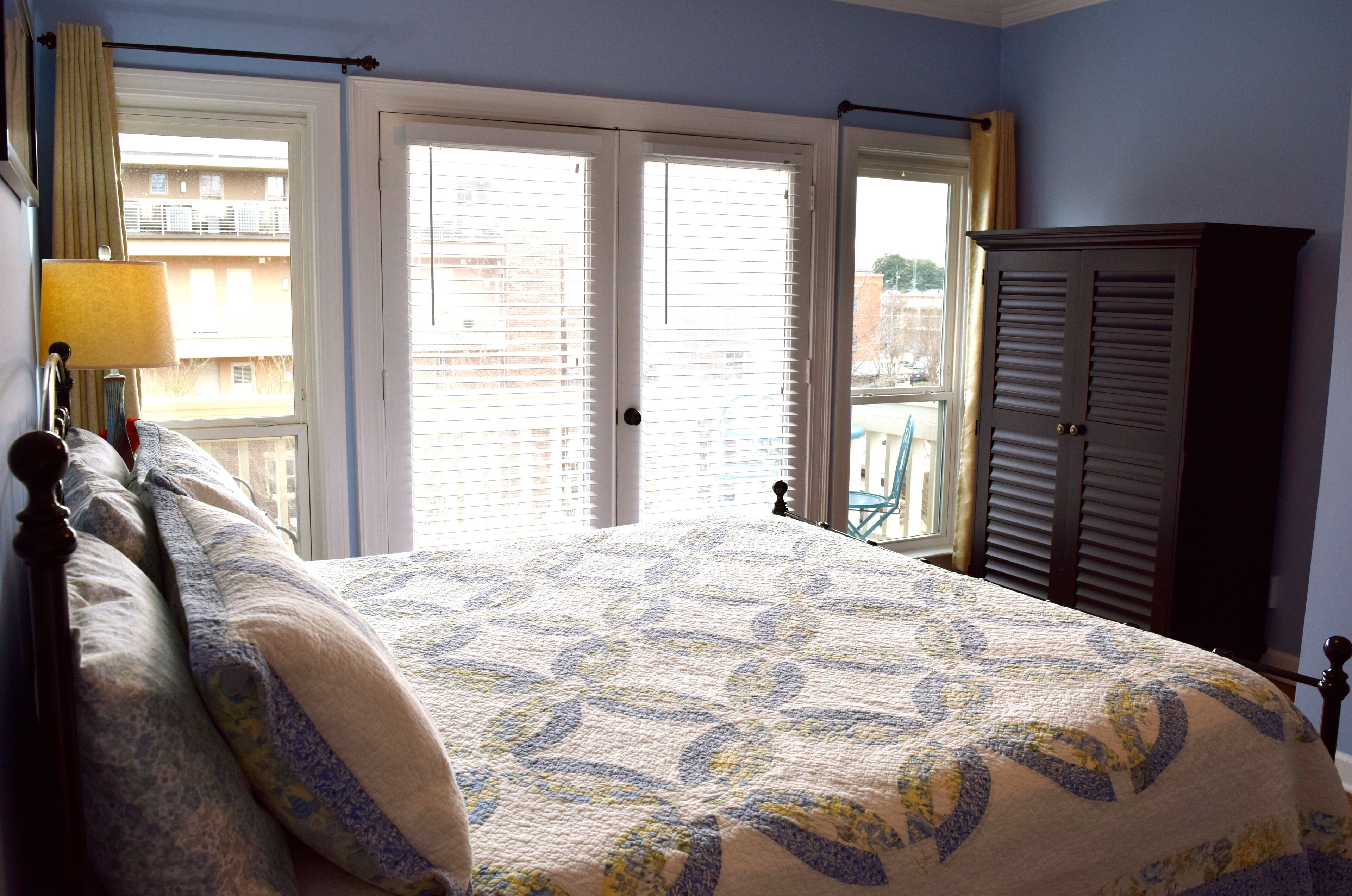 Newly-remodeled Townhouse Within View Of The Square, 4br/3ba and Private Parking in Oxford, United States