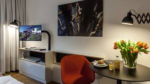 32-Zoll-Smart-TV mit Satellitenempfang