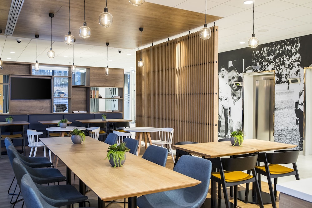 Courtyard by Marriott Edinburgh West