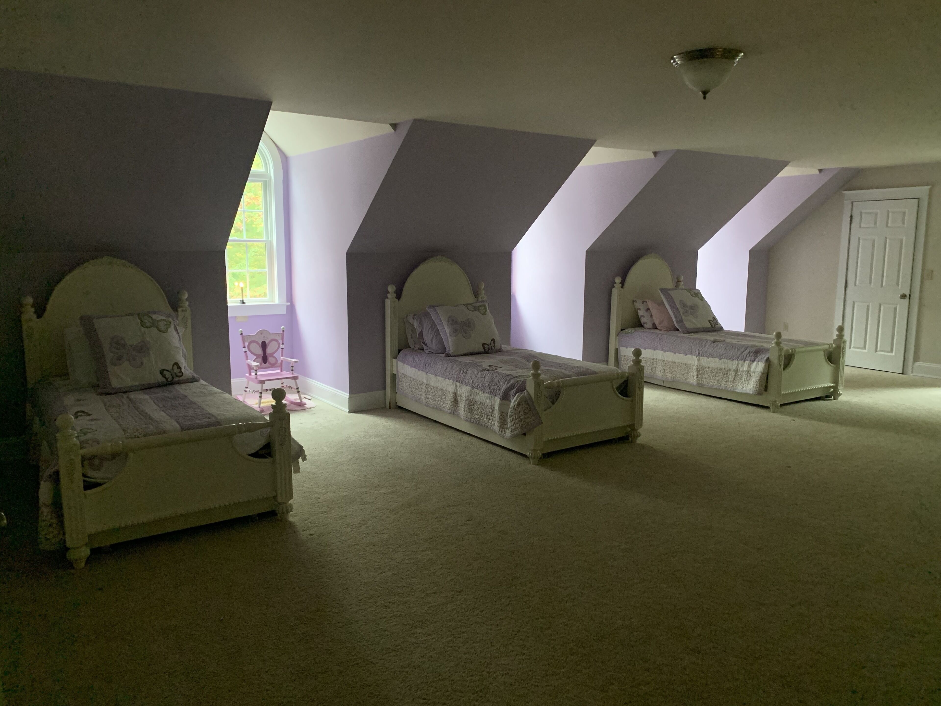 Gorgeous Colonial Home!  Great for large family gatherings! Sleeps 25+ in Williamsport, United States