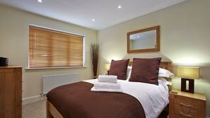 1 bedroom, premium bedding, iron/ironing board, cribs/infant beds