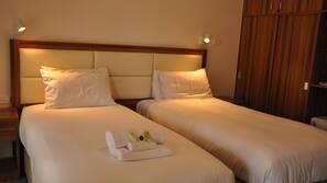 Pillow top beds, desk, free WiFi