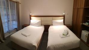 Pillow top beds, desk, free WiFi