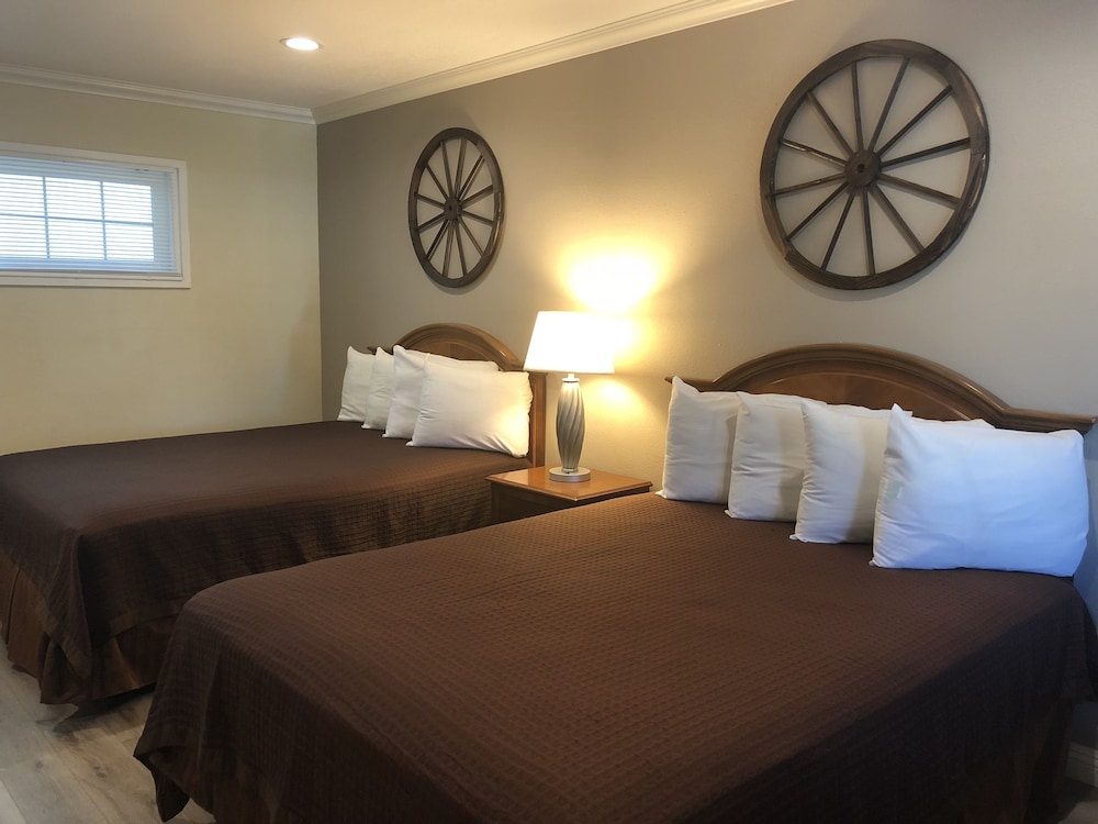 Westward Wagon Inn Theme Park Entrance In Buena Park Hotel Rates Reviews On Orbitz