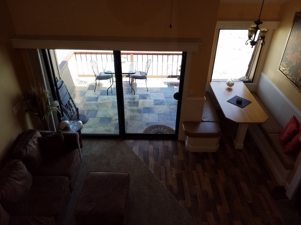 SPECIAL MIDWEEK RATES on Breathtaking, and Completely Remodeled