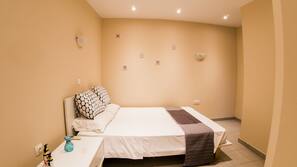 Premium bedding, iron/ironing board, free cots/infant beds, free WiFi