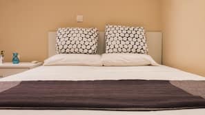 Premium bedding, iron/ironing board, free cots/infant beds, free WiFi