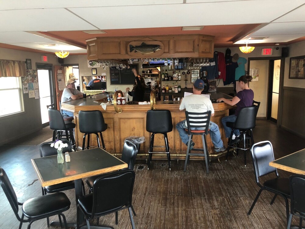 Brewer Motor Inn, Brewer 100 Room Prices & Reviews Travelocity