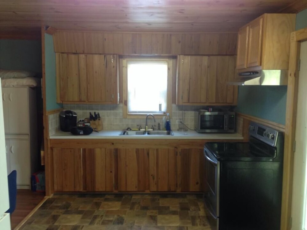 Bayou Belle Inn in Pierre Part, La sits on Belle River water frontage