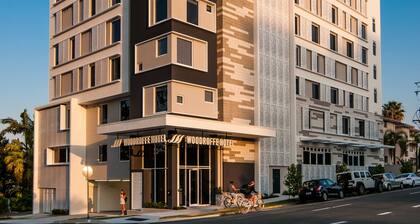 Woodroffe Hotel