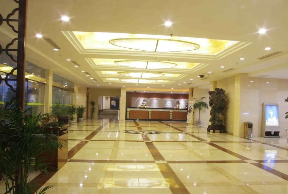 Wuxi Canal Grand Hotel in Wuxi, China