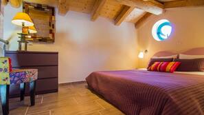 2 bedrooms, in-room safe, iron/ironing board, free cots/infant beds