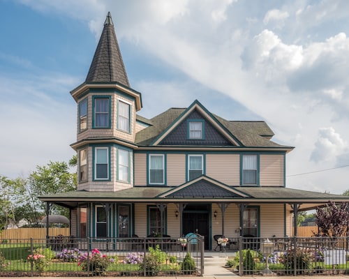 Great Place to stay Dennison Street Inn Bed & Breakfast near Colonial Beach