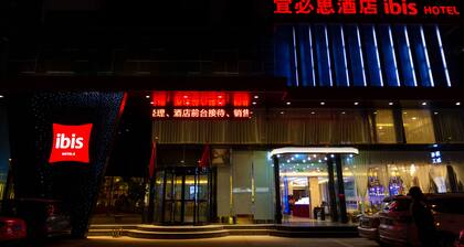 ibis Luoyang Train Station