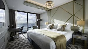 Egyptian cotton sheets, premium bedding, in-room safe, blackout curtains